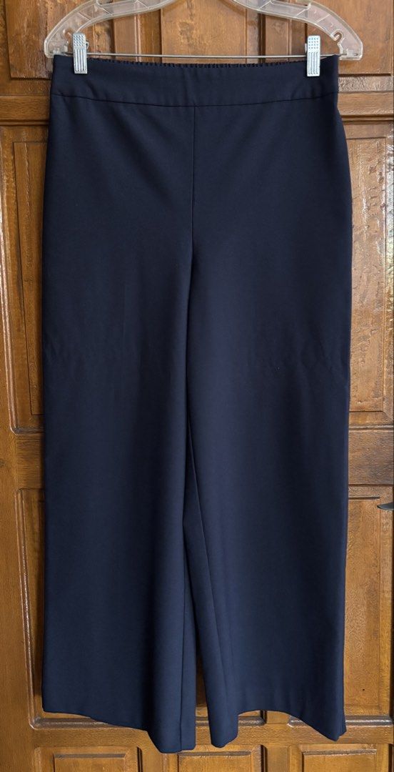 Maison d'Amélie Navy Culottes (Category: Other Bottoms) located in Manila. Submitted by senior.declutter (Listing ID 1438141010, Image 1). Description: - Maison d'Amélie navy culottes - Elastic waistband - Size: US 6, CA 6, EU 36 - Material: 67% polyester, 29% viscose, 4% elastane - Care: Machine wash cold, do not bleach, cool iron RFS: decluttering .