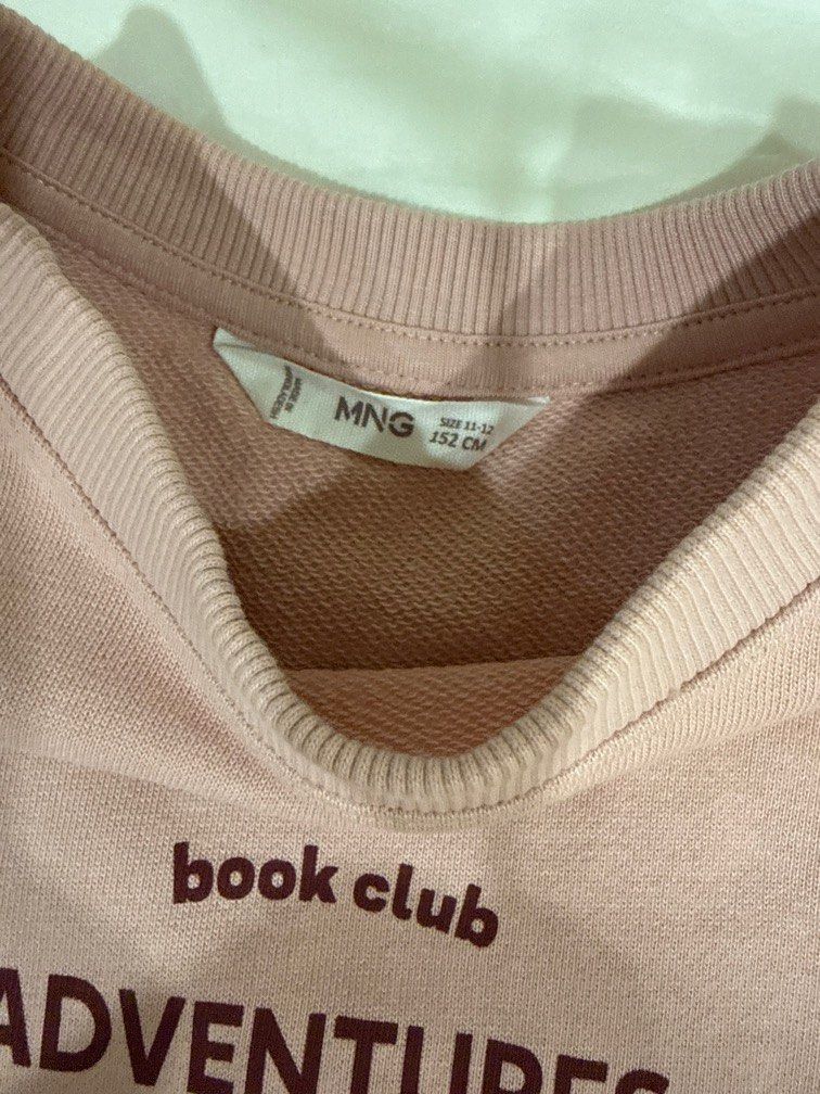 MANGO pullover (Category: Babies & Kids Fashion) located in Singapore. Submitted by macie (Listing ID 1438227328, Image 3). Description: Oversized sweater from MANGO Brand new Washed but not worn before Sweet colour and stylish Size: 11-12 (152cm) .