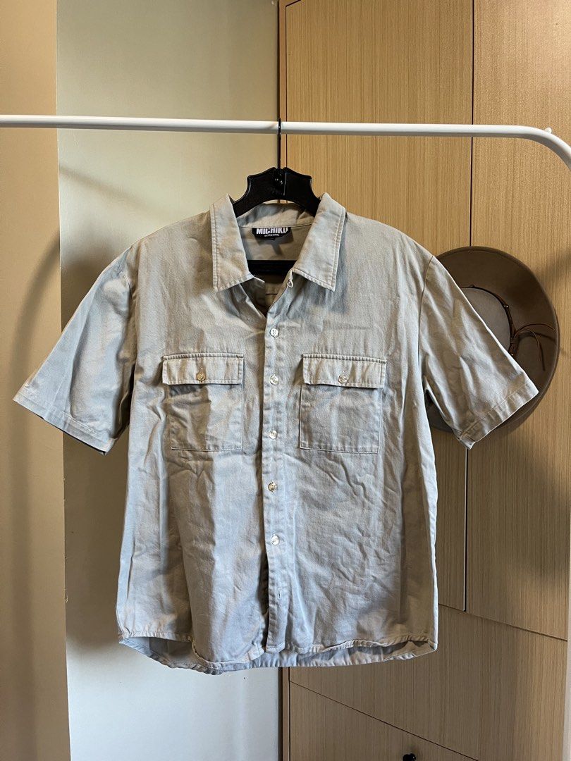 MICHIKO KOSHINO Utility Short Sleeve Button down Polo size Medium (Category: Tshirts & Polo Shirts ) located in Makati City. Submitted by ped.yanza (Listing ID 1438198722, Image 1). Description: MICHIKO KOSHINO London beige cotton short-sleeve button-down shirt with dual front chest pockets Boxy fit. Size Medium Measurements in inches (Laid flat) Length 25.5 Width pit to pit 21 Shoulder 18 Excellent condition Location: Pasay (Near DLSU or Gil Puy