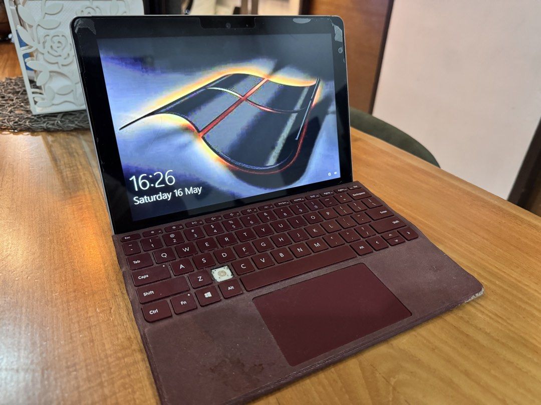 Microsoft Surface Go Tablet with Keyboard455768695028459524