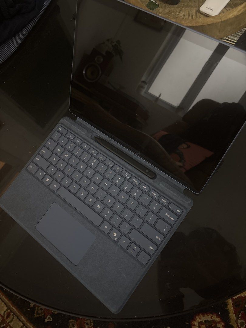 Microsoft Surface Pro 11 with Keyboard and Pen455898261021665280