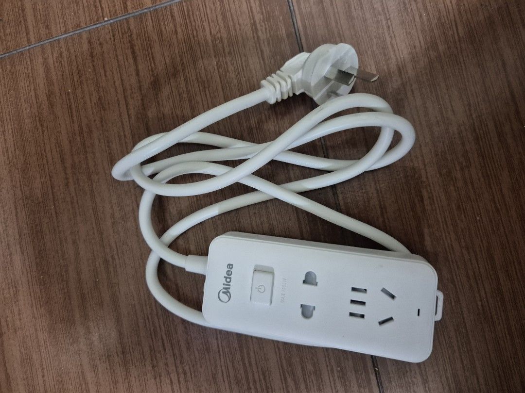 Midea Extension Cord with Switch 1.5M (Category: Electrical, Adaptors & Sockets) located in Makati City. Submitted by zotag (Listing ID 1438259493, Image 2). Description: - Midea extension cord - 3 outlets - Power switch - 1.5m cable - Supports up to 2500W - 3-pin plug - Thickened copper wire for safety - Built-in safety features.