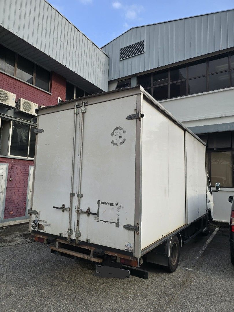 Mitsubishi Fuso Canter FEB21 (Category: Used Commercial Vehicles for Sale) located in Singapore. Submitted by antontong (Listing ID 1438144883, Image 3). Description: .
