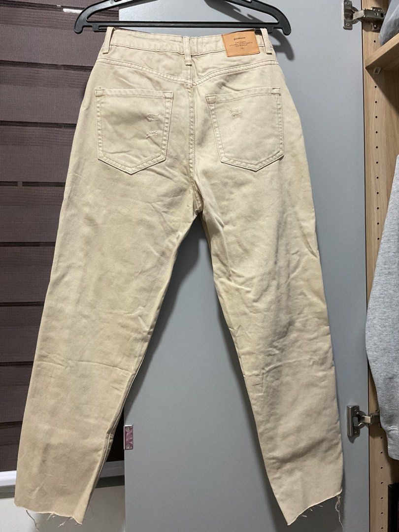 Mom Fit Jeans (Category: Jeans) located in Bulacan. Submitted by _kfcry (Listing ID 1438272177, Image 3). Description: - overruns - size 25 |EUR 32 USA 02 MEX 22 - color beige - price nego but no to lowball! - sf shoulder by buyer - mop: maribank or gcash - payment first before shipping .