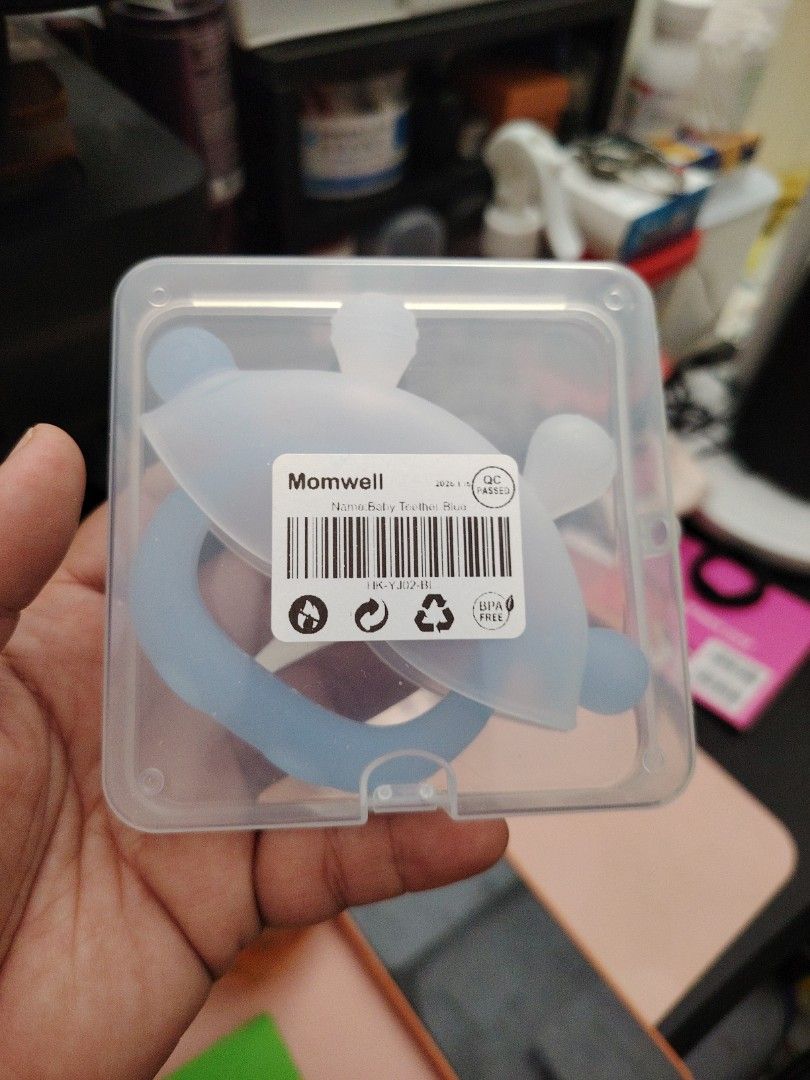 Momwell Hand Teether (Category: Soothers & Pacifiers) located in Taguig. Submitted by roxie0419 (Listing ID 1438300284, Image 2). Description: - Momwell Hand Teether - Designed for teething babies - Soft and safe material - Easy for little hands to grip - Cute design and soothing color SF c/o Buyer MOP GCash or Maya COP via LBC.