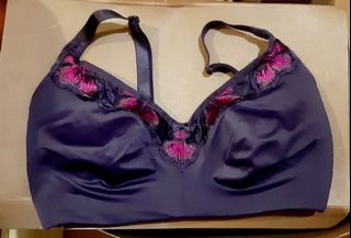 (Category: ) located in . Submitted by cocomacaroon (Listing ID 1438280596, Image 1). Description: .