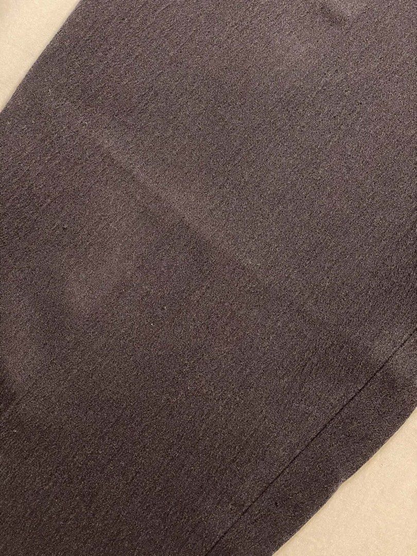 Navy Blue Elastic Waist Pants (Category: Other Bottoms) located in Silang. Submitted by b4wang (Listing ID 1438168122, Image 2). Description: - navy blue - Two front pockets - Straight leg cut - Lightweight, textured fabric - ankle length garter waist band 12” length 35”.