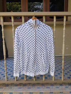 (Category: ) located in . Submitted by hithriftstore (Listing ID 1438113766, Image 1). Description: .