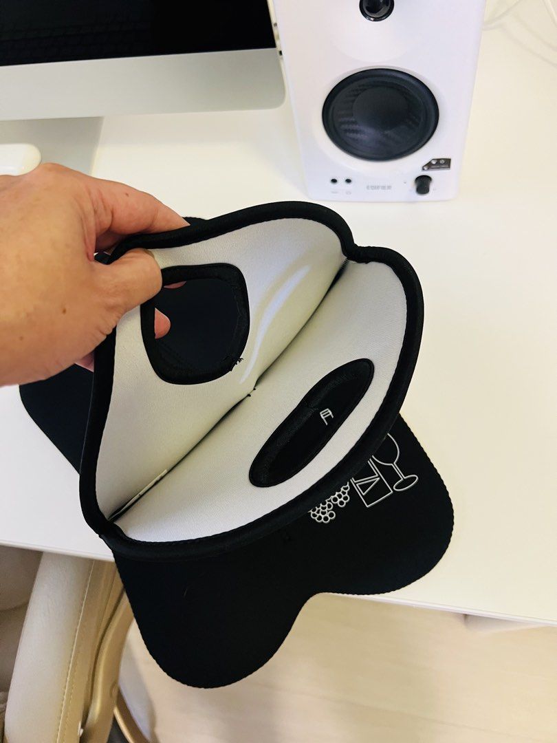 Neoprene Wine Bottle Carrier - Black X 2455630209754091521
