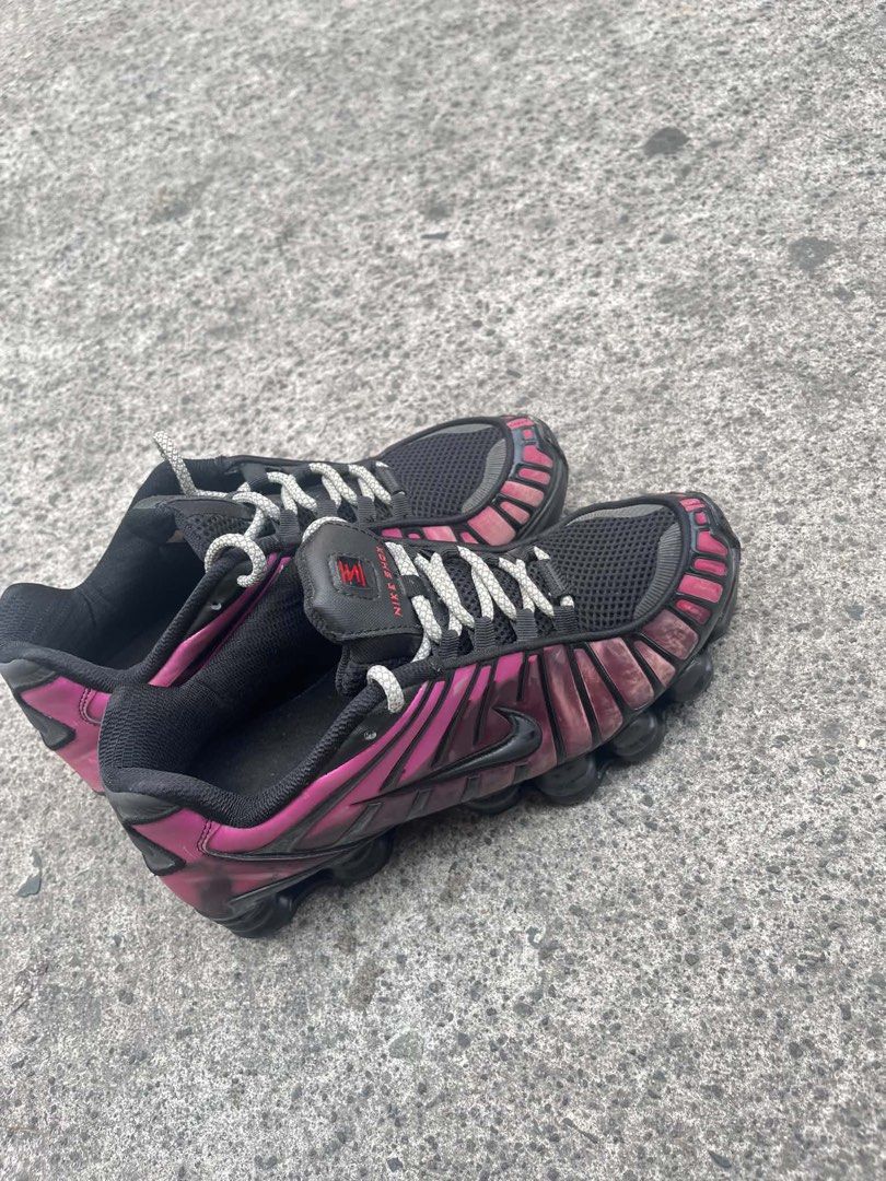Nike Shox TL Pink Black (Category: Sneakers) located in Rizal. Submitted by thrift_thugs (Listing ID 1438158566, Image 2). Description: Nike Shox Tl Thermo Reactive High Quality Reps Color way: pink to black Size: 43/9.5 Minor issues: crease, hilldrag pudpod one side lng Months old Reflective lace✅ Shoe rate: 7/10✅.