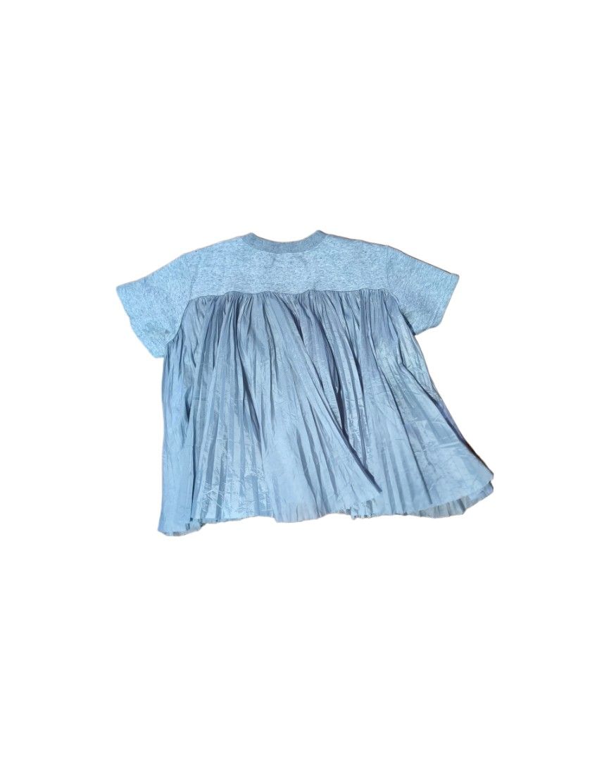 Nike x Sacai SS Fleece Top (Category: Shirts) located in Pototan. Submitted by pastthreads (Listing ID 1438192535, Image 2). Description: Measurements: measured it by inches Sz L Length: 22.5 Width: 19 Excellent condition No issues.