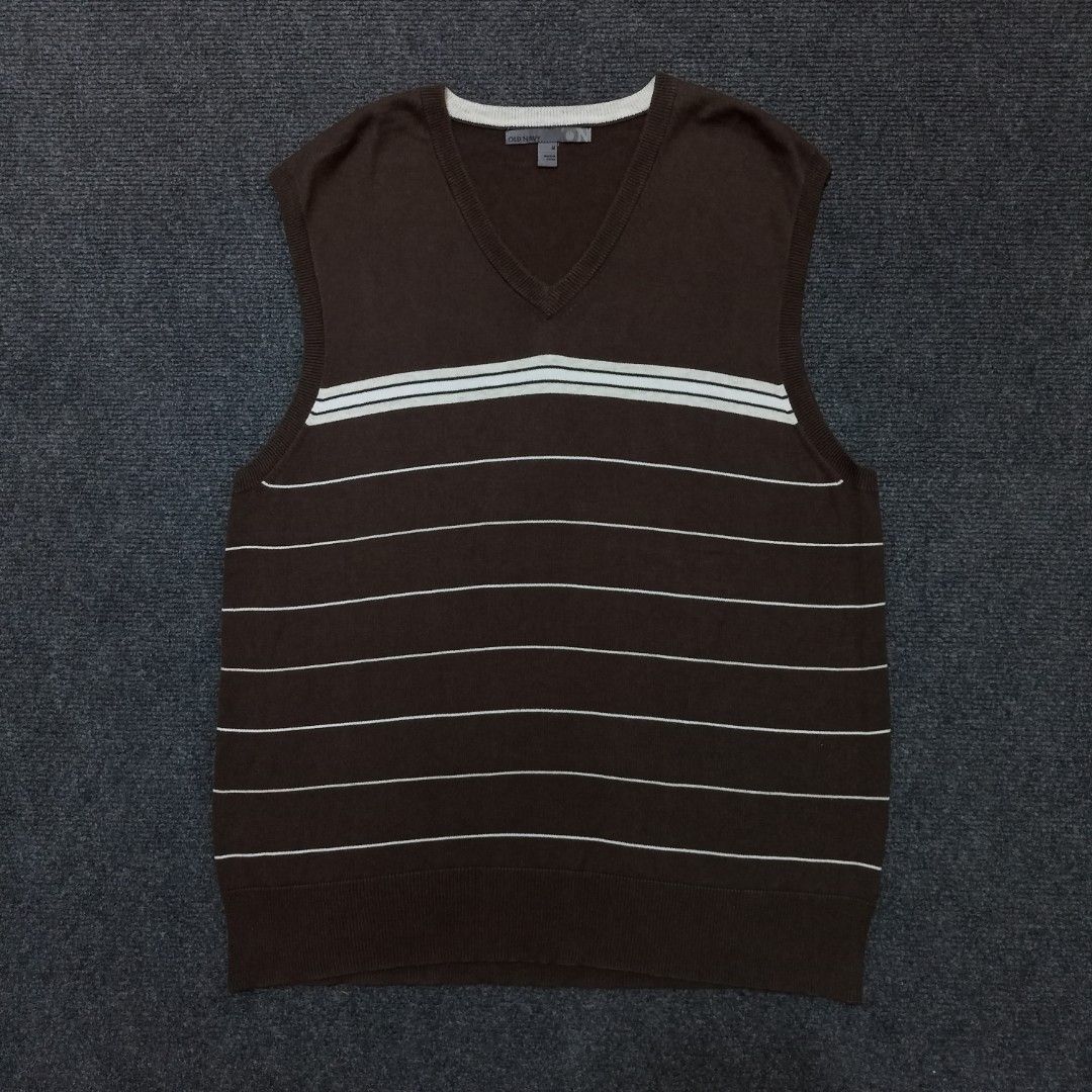 Old Navy Striped Brown Knitted Vest (Category: Vests) located in Baras. Submitted by revibe.com (Listing ID 1438178940, Image 1). Description: 🏷️ Old Navy Striped Brown Knitted Vest • Dimes: 27.5L x 21W • Men Size: Large • Women Size: XL • Condition: Excellent • Color Rate: 9.5/10 • Issue: None.