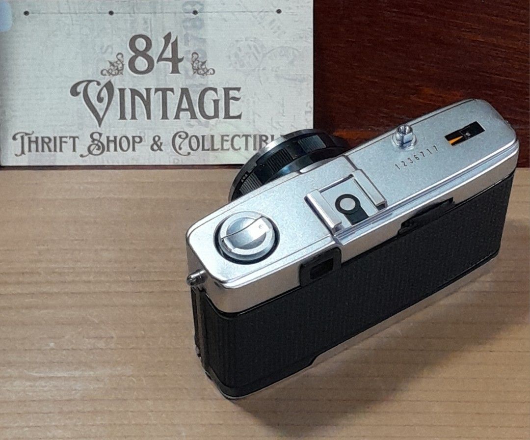 Olympus Trip 35 (Category: Cameras) located in Las Pinas. Submitted by 84vintage (Listing ID 1438281247, Image 3). Description: Actual photos posted. Please examine them carefully as they are part of the description. --📌 MUST READ Before Dealing with us 📌-- ⚠️Price is posted. No lowballs please. ⚠️Vintage items are only sold As Is Where Is. If you want new items without any flaws, you can buy at the mall. Please manage your expectations. ⚠️Pick