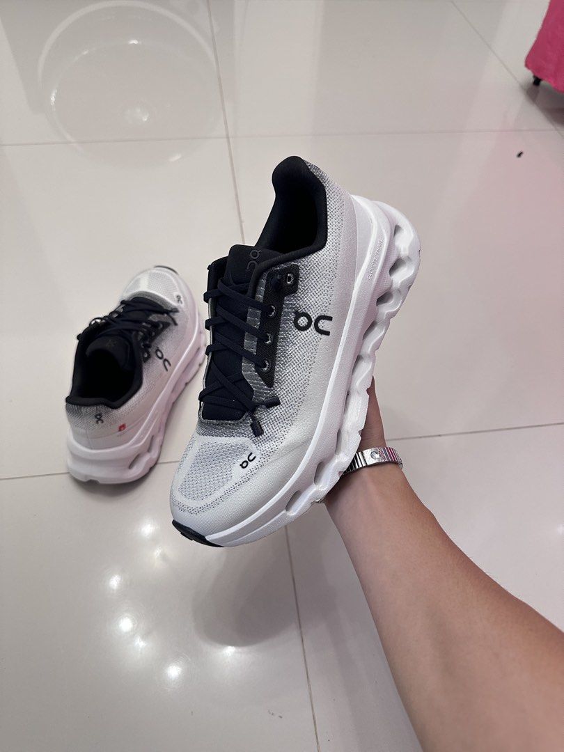 Oncloud Tilt Black Ivory (Category: Sneakers) located in Dasmarinas. Submitted by takumienta_ (Listing ID 1438260052, Image 1). Description: Oncloud Tilt Black Ivory Used 1x | 7WMS Pair Only ₱5,999 ONLY!!! legit and authentic 📍Gentri Cavite .