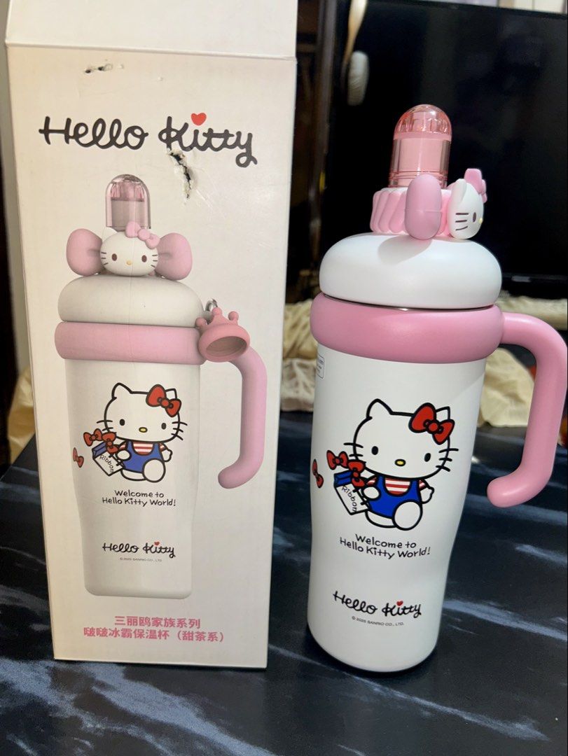 Original Sanrio Hello Kitty Tumbler 32oz (Category: Water Bottles & Tumblers) located in Valenzuela. Submitted by jamcolecciones (Listing ID 1438147890, Image 1). Description: Original Sanrio HK tumbler . 32oz .