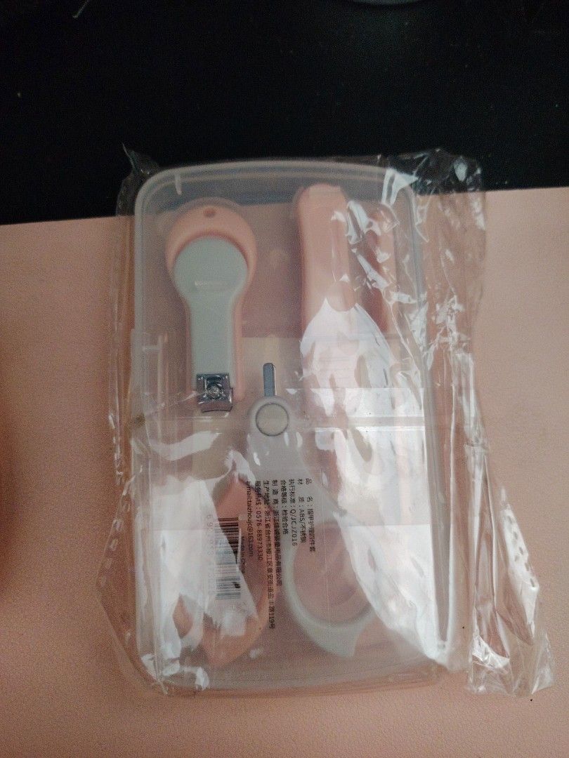 Pink Nail Set for Baby (Category: Weaning & Toddler Feeding) located in Taguig. Submitted by roxie0419 (Listing ID 1438300234, Image 1). Description: - Pink baby nail set - Includes clippers, scissors, file, and tweezer - Designed for baby's safety - Easy to use - Perfect for newborns and up SF c/o Buyer MOP GCash or Maya COP via LBC.