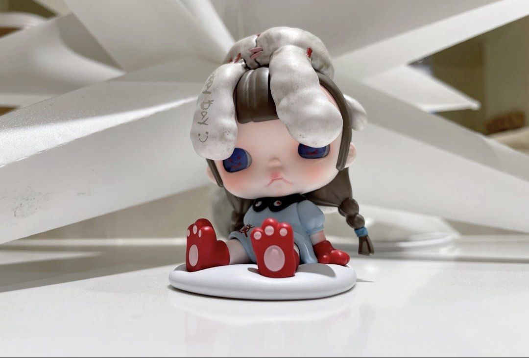 PopMart - Tiny Tiny (Category: Designer & Blind Box Toys) located in Singapore. Submitted by xuan_0006 (Listing ID 1438220577, Image 4). Description: - Pop Mart - Tiny Tiny - Opened box and foil - Original with card .