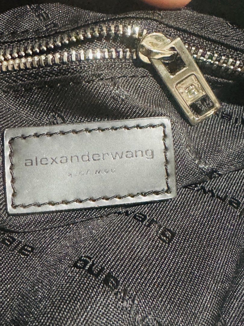 Preloved Alexander Wang (Category: Luxury Bags & Wallets) located in Manila. Submitted by nylan1227 (Listing ID 1438257690, Image 2). Description: .