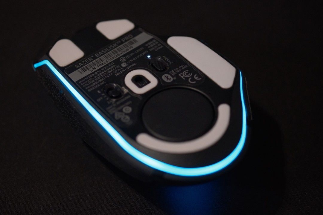 Razer Basilisk v3 pro wireless gaming mouse455779104935137282