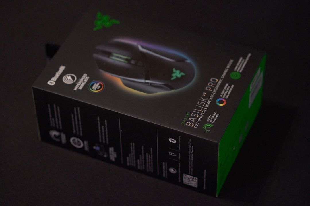 Razer Basilisk v3 pro wireless gaming mouse455779104935137283