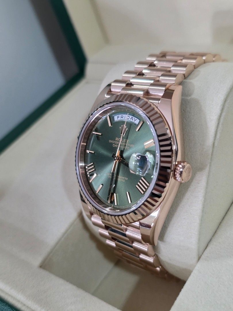 Rolex Daydate 40 Olive Green (Category: Luxury Watches) located in Mandaluyong City. Submitted by shobeywatch (Listing ID 1438299293, Image 3). Description: Rolex Day Date 40 Olive Green Ref. 228235 Bnew 2025 ig shobeywatch.
