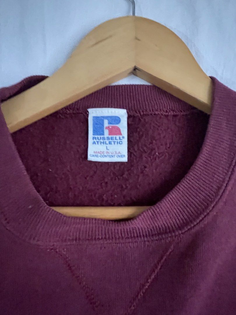 Russell Athletic Maroon Sweatshirt (Category: Coats, Jackets and Outerwear) located in Manila. Submitted by johnille (Listing ID 1438199877, Image 2). Description: - Maroon Russell Athletic sweatshirt Boxy - Measurments: 22 x 27 inches - Made in the USA - RFS: Decluttering. Not using anymore - Location: La Loma QC !! What you see is what you get !! !! No return no exchange !! !! Shipping fee shoulder by buyer !!.