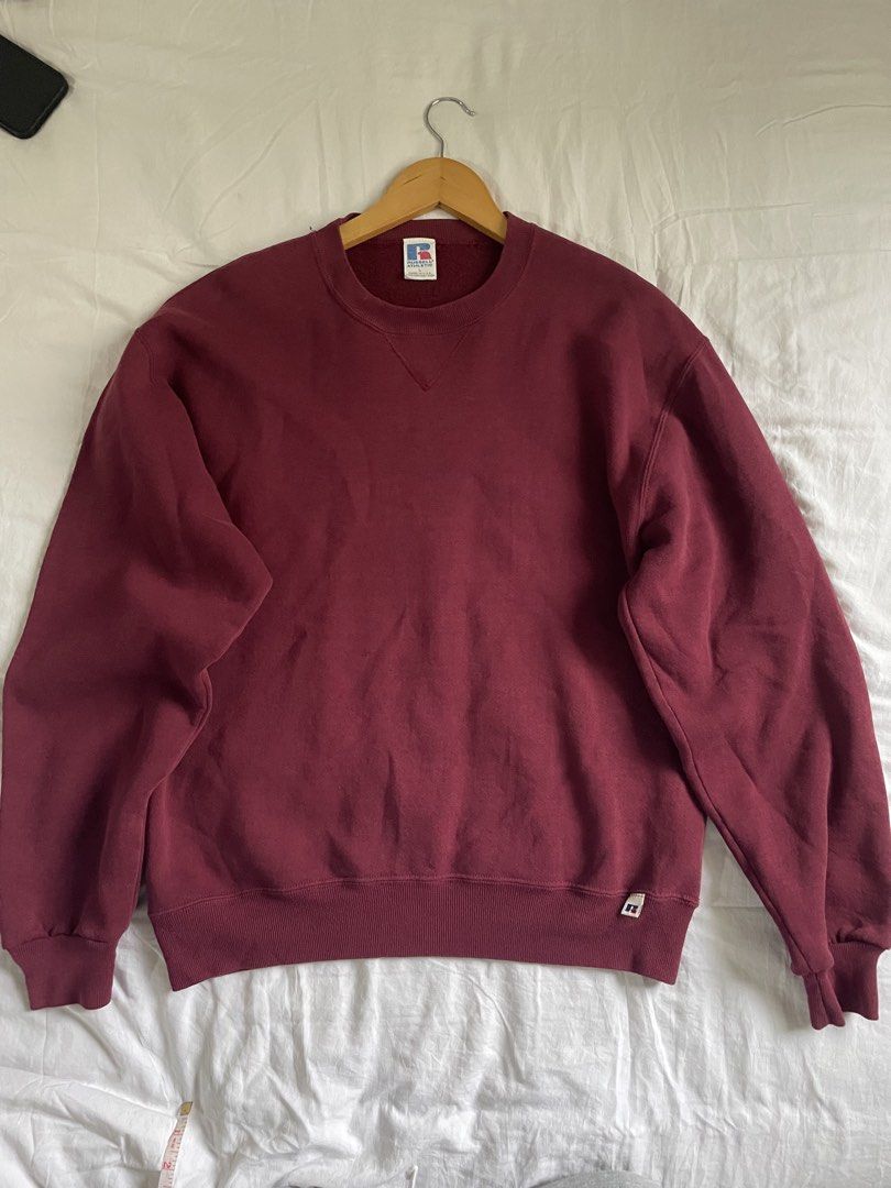 Russell Athletic Maroon Sweatshirt (Category: Coats, Jackets and Outerwear) located in Manila. Submitted by johnille (Listing ID 1438199877, Image 1). Description: - Maroon Russell Athletic sweatshirt Boxy - Measurments: 22 x 27 inches - Made in the USA - RFS: Decluttering. Not using anymore - Location: La Loma QC !! What you see is what you get !! !! No return no exchange !! !! Shipping fee shoulder by buyer !!.