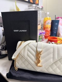 (Category: ) located in . Submitted by luxybags22 (Listing ID 1438125038, Image 1). Description: .