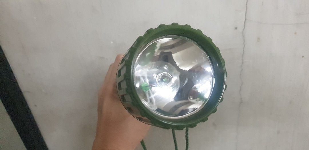 Sanyo Flash light (Category: Everything Else Others) located in Manila. Submitted by zandre615 (Listing ID 1438175060, Image 1). Description: Sanyo flash lught for sale Brand new condition Uses 3 pcs size D battery Manila area.