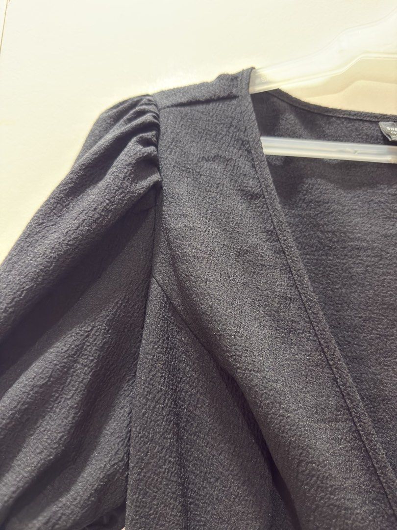 Shein Black Dress (Category: Dresses) located in Manila. Submitted by chipee (Listing ID 1438175506, Image 2). Description: Used once for graduation. Still in good condition. Shein plusize size 1XL.