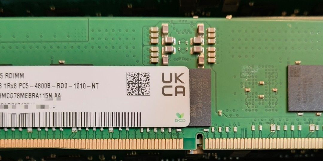 SK Hynix DDR5 RDIMM memory module.456004099953152000