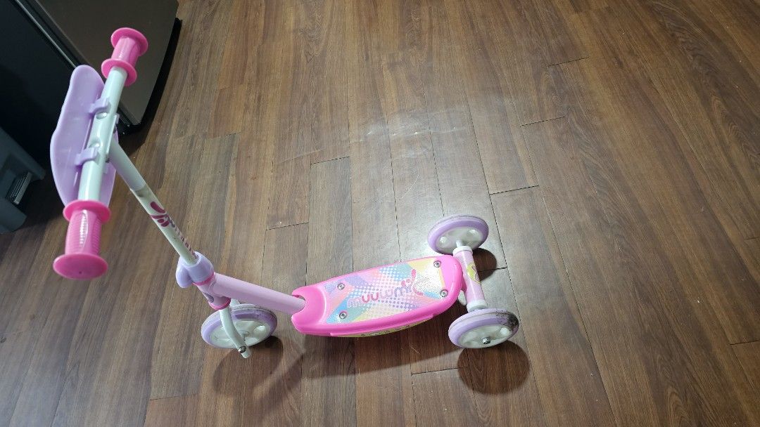 Spinn 3-Wheel Scooter - Pink (Category: Skates, Rollerblades & Scooters) located in Taguig. Submitted by periscopic (Listing ID 1438178560, Image 3). Description: - Pink Spinn 3-wheel scooter - Designed for young riders - Sturdy and stable design - Wide base for added stability - Features a pink handlebar - Colorful deck with Spinn logo - Three wheels for safety and ease of use German Brand Scooter : durable with quality parts .