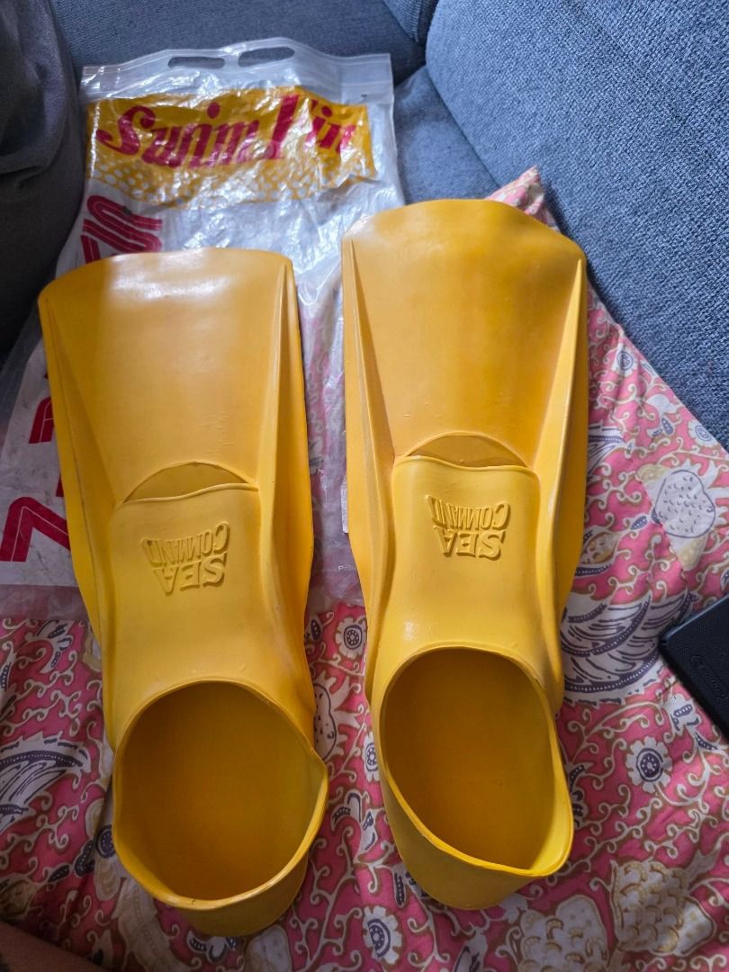 SWIMMING FINS (Category: Water Sports) located in Sablan. Submitted by gongonshelley12 (Listing ID 1438173762, Image 3). Description: PRICE 1500 JAPAN ITEMS.. RUBBER FINS SIZE 6 WOMEN SIZE LIGHTWEIGHT LIKE NEW PA COMPORTABLE SA PAA.. GANDA NG QUALITY.. MAHAL NG MARKET VALUE NITO AABOT NG 3K PLUS.