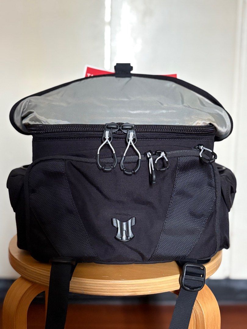 Tamrac Stratus 6 shoulder bag (Category: Everything Else Others) located in Quezon City. Submitted by se2ndlookph (Listing ID 1438219697, Image 3). Description: Tamrac Stratus 6 shoulder bag Like new condition with plastic issue. Please see pictures for details Pick-up location: Quezon City.