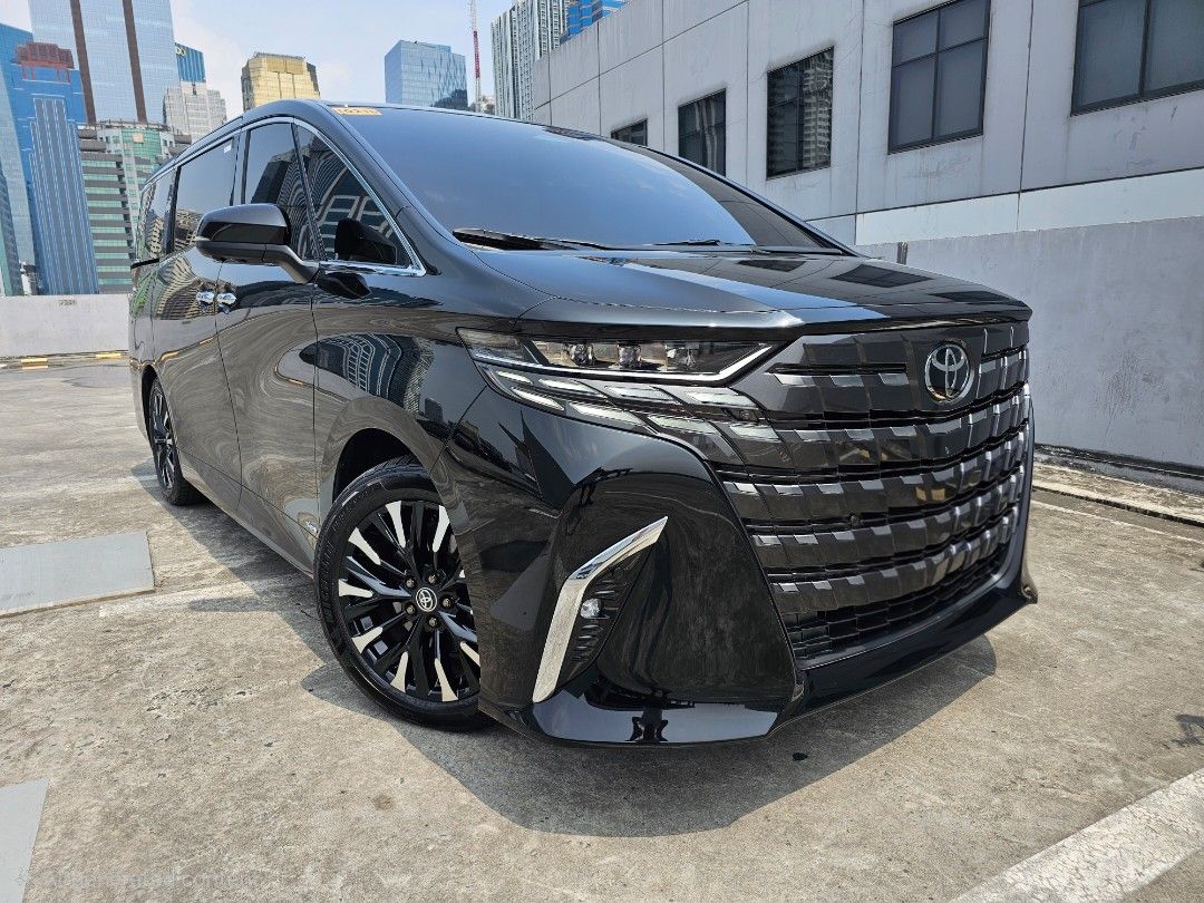 Toyota Alphard 2.4 Hybrid (A) (Category: Used Cars) located in Pasig City. Submitted by concheetohsan (Listing ID 1437778454, Image 1). Description: 2023 Toyota Alphard Hev All Original 4t kilometers only Good/Smell as Bnew Newly Casa pms Super Fresh.