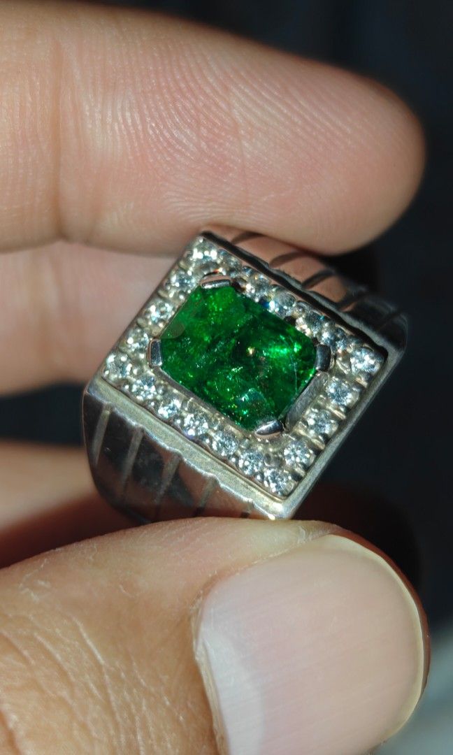 Tsavorite Ring (Category: Jewelry) located in Singapore. Submitted by dope06 (Listing ID 1438226539, Image 2). Description: Tsavorite Garnet Ring. Colour emerald green. Ring size 19 and 925 sliver.