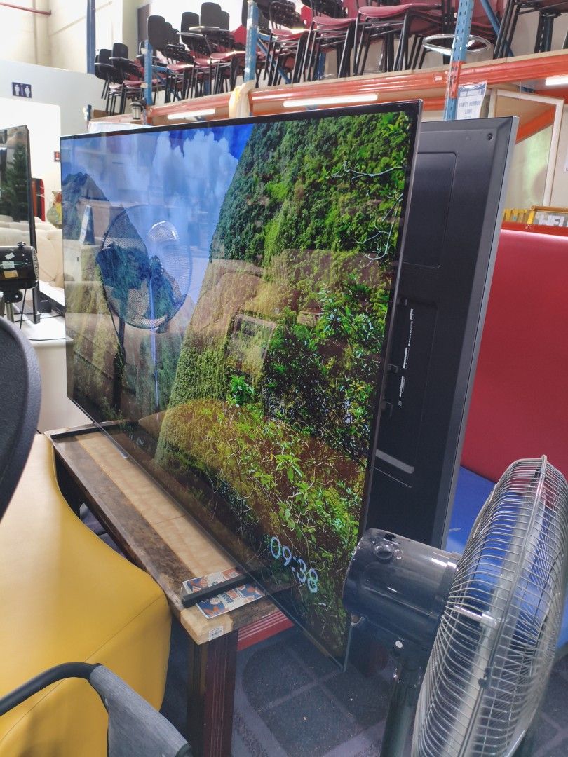 TV OLED BRAVIA XR UHD 4K (Category: TV) located in Manila. Submitted by hmrgrace5. (Listing ID 1438175112, Image 1). Description: - Large screen TV - Sleek design - Displays a vibrant landscape image - In good working condition - Time displayed: 09:38.