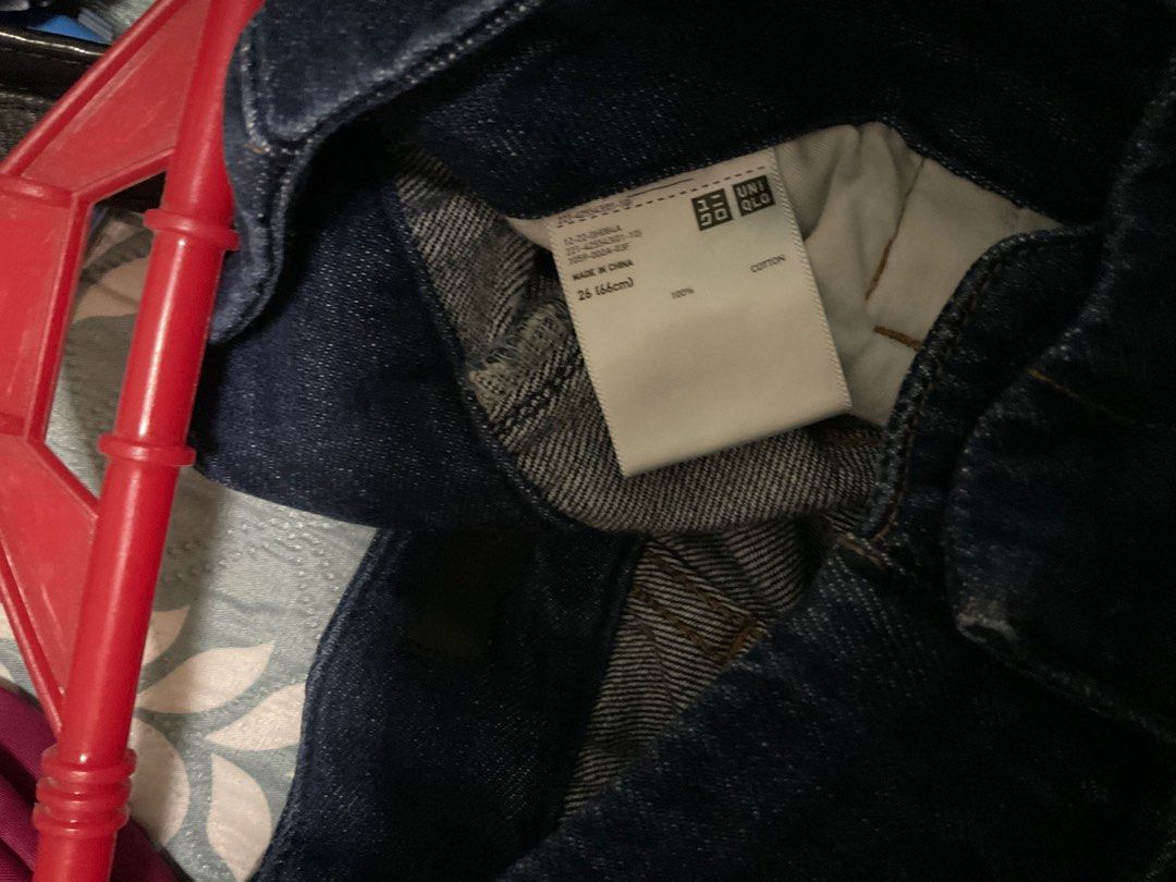 Uniqlo Belted Denim Jeans (Category: Jeans) located in Marikina City. Submitted by triacarlos (Listing ID 1438278255, Image 3). Description: Worn less than 5x Waist- 32 in Length- 42 in.