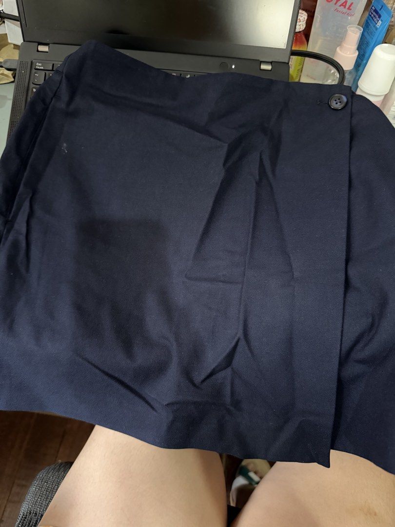 Uniqlo Skorts (Category: Shorts) located in Mandaluyong City. Submitted by ksc_stuff (Listing ID 1438181313, Image 1). Description: .