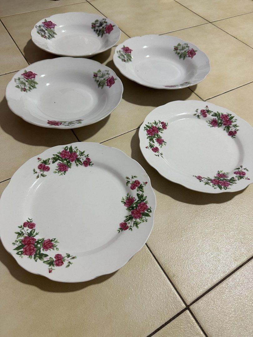 Vintage Floral Plates455836153047296000