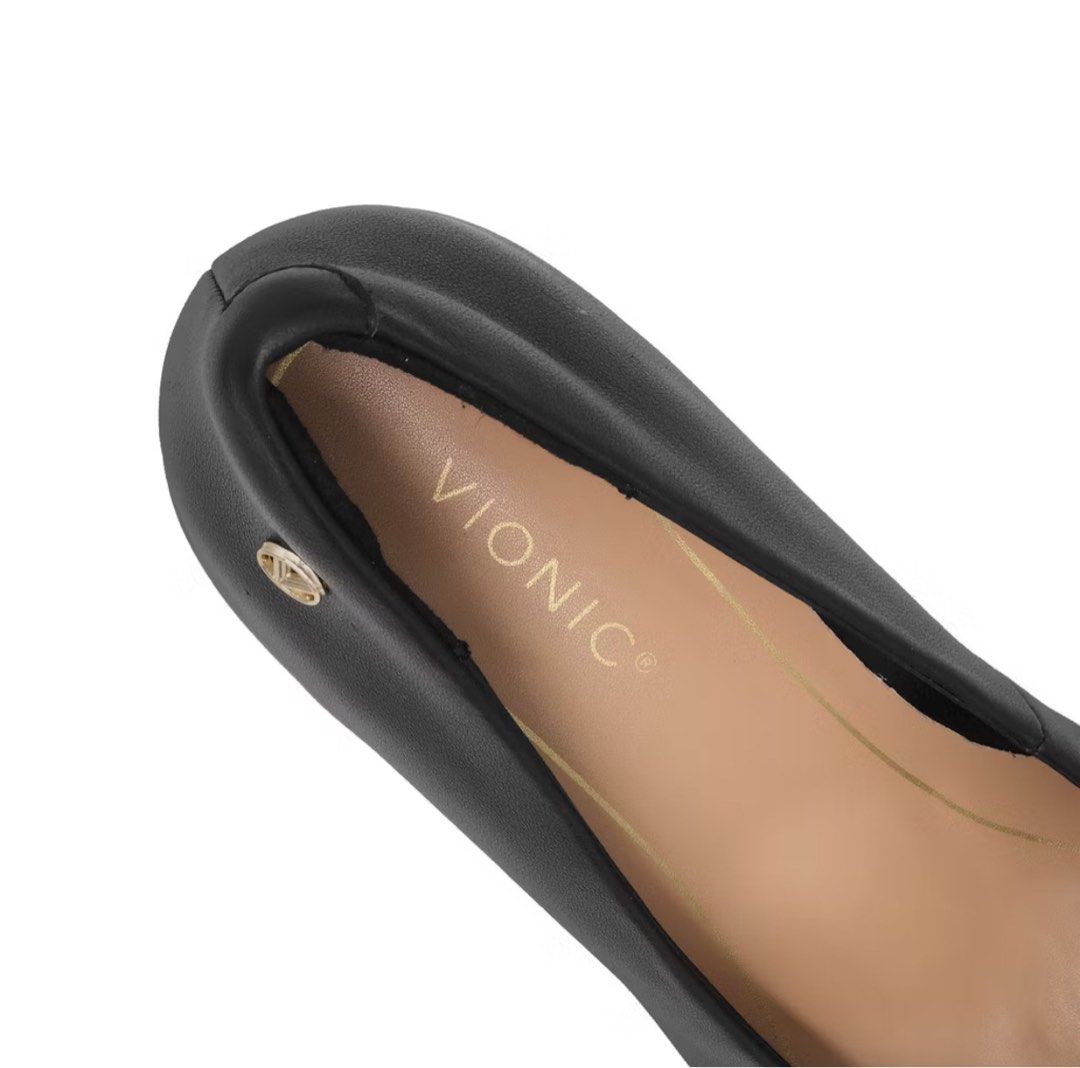 Vionic Women's Heel/Wedge Heels (Category: Heels) located in Mandaluyong City. Submitted by _ackerman (Listing ID 1438163208, Image 1). Description: - Black Vionic women's heels - Block heel design - Podiatrist-designed footbed for comfort - Vionic logo on insole and side - Textured sole for grip - Made of leather - worn thrice, rfs: impulsive buying bought this for ₱6,800 US 9 but can fit 9.5.