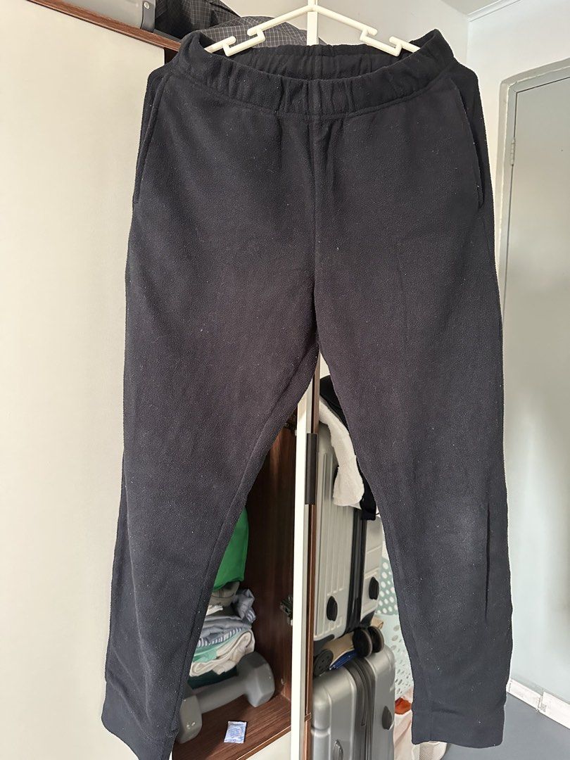 Warm Fleece pajama set (Category: Sets or Coordinates) located in Taguig. Submitted by liveshark.5aa4c3 (Listing ID 1438160351, Image 2). Description: Black color. Faded lang po sa picture. Good for winter .