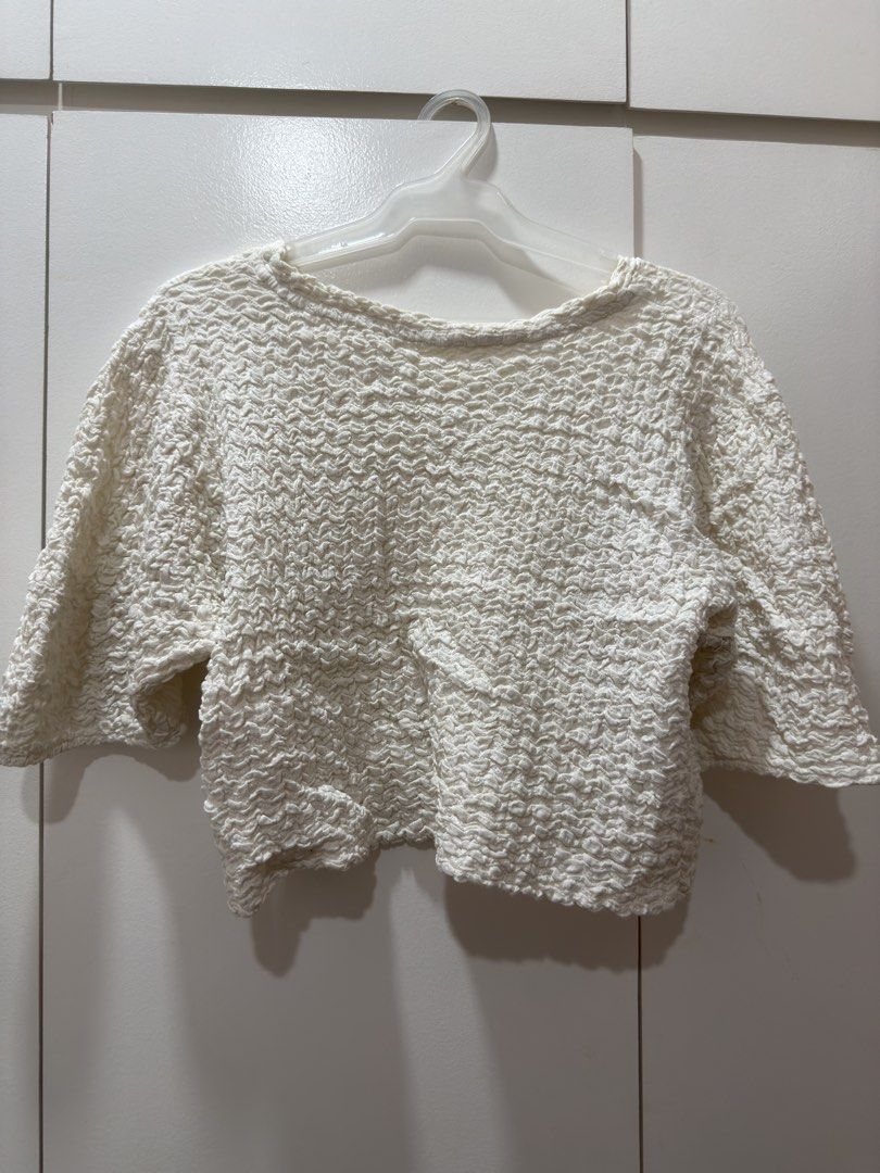 White Crop Top (Category: Others Tops) located in Manila. Submitted by chipee (Listing ID 1438172986, Image 1). Description: Slightly used but still in good condition. Brand is No End.