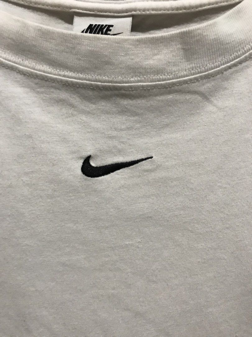 White Nike Mid Embroidered Swoosh (Category: Tshirts & Polo Shirts ) located in Cavite. Submitted by goofyasschigga (Listing ID 1438265074, Image 2). Description: .