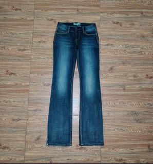 (Category: ) located in . Submitted by espesyaloffer (Listing ID 1438202036, Image 1). Description: .