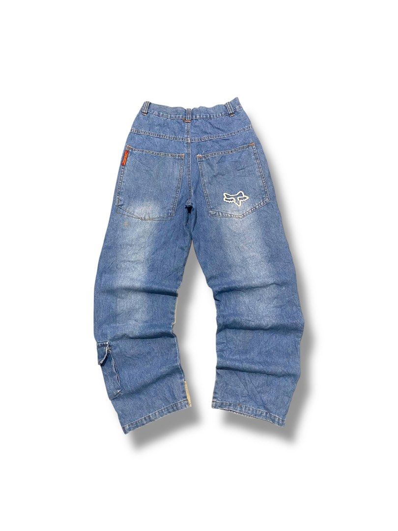 Y2K Fox Racing Big Pocket Pants (Category: Jeans) located in Cavite. Submitted by plankdalooter (Listing ID 1438230270, Image 2). Description: 28 waistline 40 length 8.5 hem excelent condition.