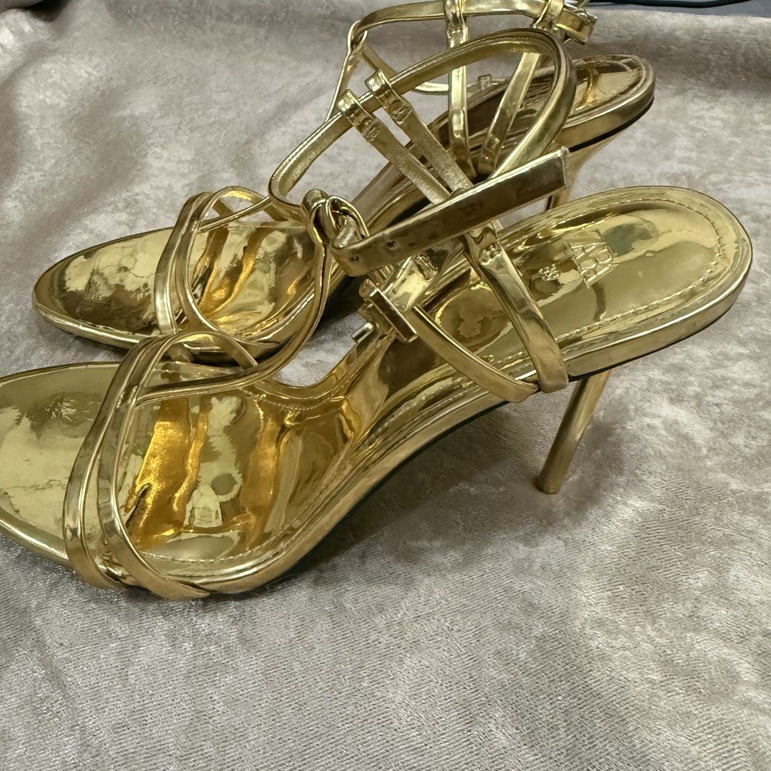 Zara Gold Strappy Heels (Category: Heels) located in Manila. Submitted by blossm (Listing ID 1438236275, Image 1). Description: Size EU 39 UK 6 US 8 so actually guys im a size 6 girly but it fit me so well. It can actually fit a size 6/7 and 8.