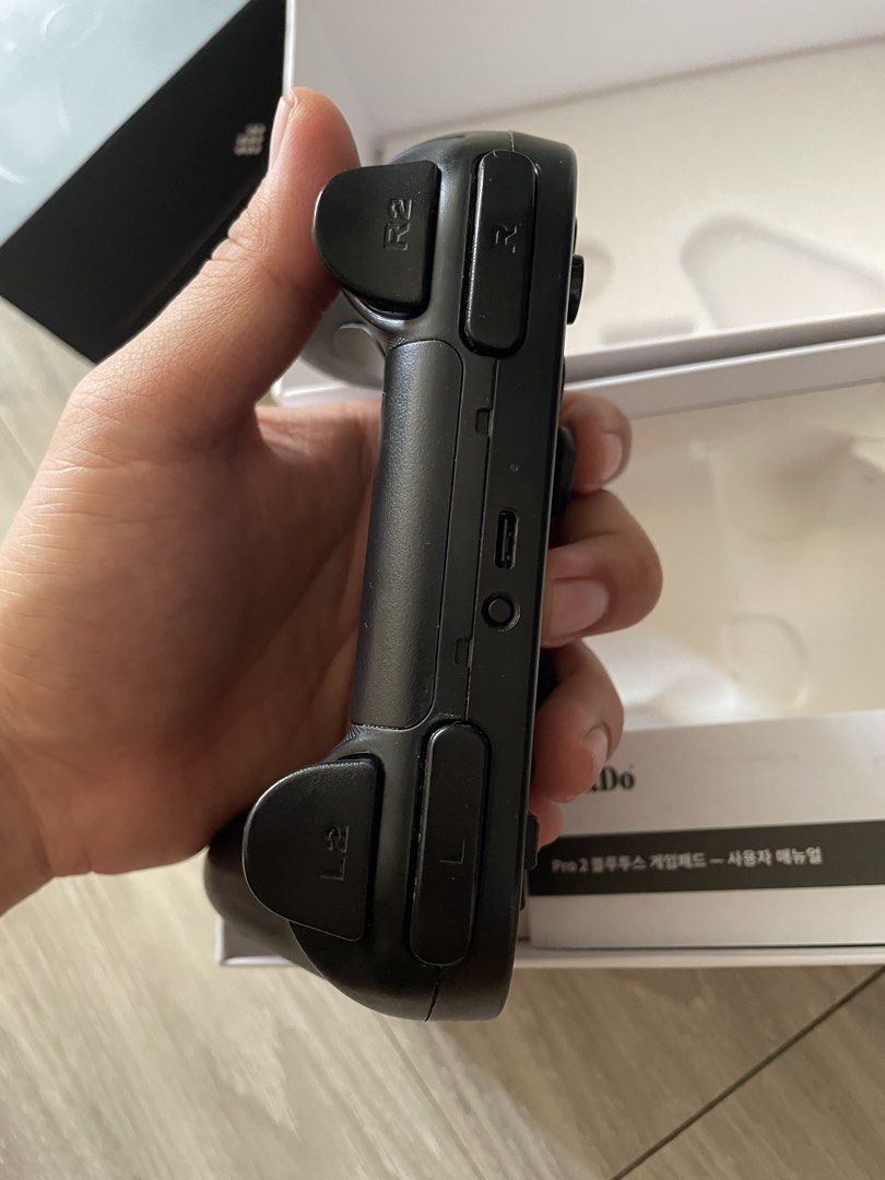 8BitDo Pro 2 Controller Wireless Controller with Dock (for Windows PC, Android, Steam Deck & Raspberry Pi) (Category: Controllers) located in Kuala Terengganu. Submitted by gomogioutdoor (Listing ID 1438363913, Image 3). Description: .
