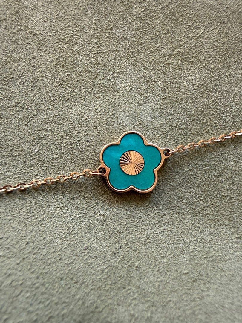 Scanavin Farfashia Bracelet (Category: Bracelets) located in Makati City. Submitted by aurummaison (Listing ID 1438391291, Image 1). Description: 3 grams.