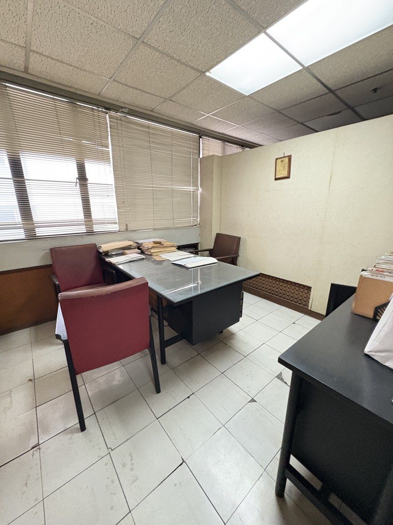 📢 FOR SALE: OFFICE SPACE (Corner Unit) (Category: Apartments & Condos) located in Manila. Submitted by pinchet (Listing ID 1438440988, Image 3). Description: 📢 FOR SALE: OFFICE SPACE (Corner Unit) 💼 Prime office space available – corner unit for better light, visibility, and layout flexibility! 📇Address : 1216 State Centre Building #333 Juan Luna Street Binondo Manila 📍 Size: 112 sqm 💰 Price: ₱75,000 per sqm 👤 Direct buyers only 📍 Ideal f